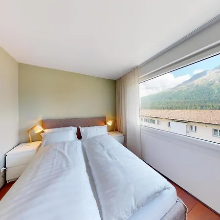 アパート Serlas 12 サンモリッツ